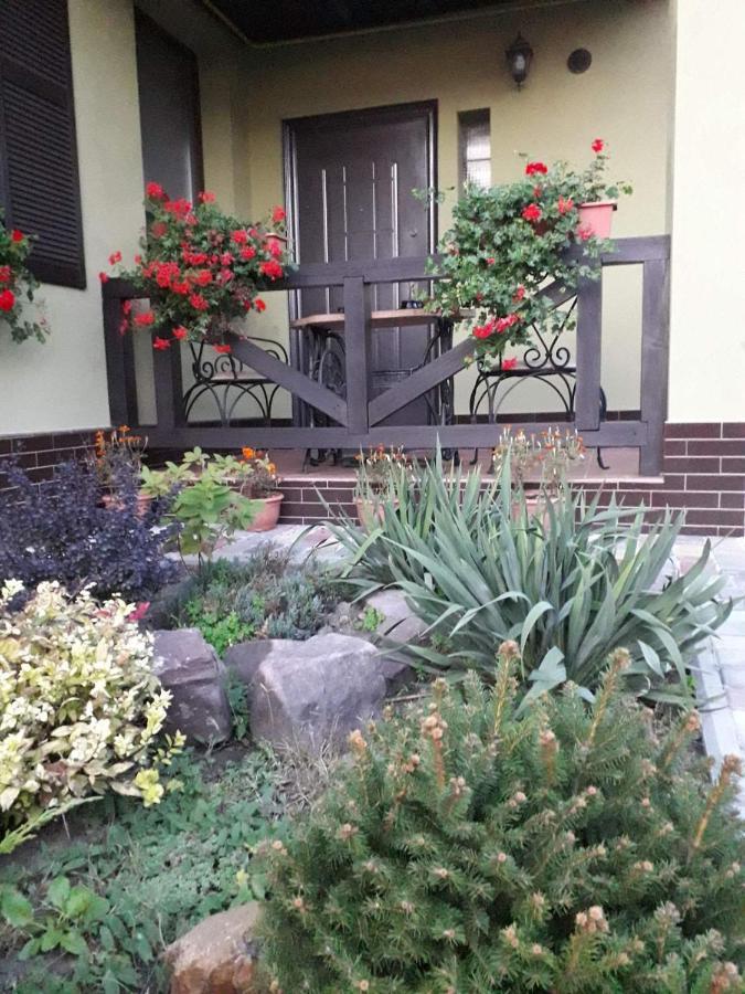 Apartament On Levanevskogo 2 Daire Kamyanets-Podilski Dış mekan fotoğraf
